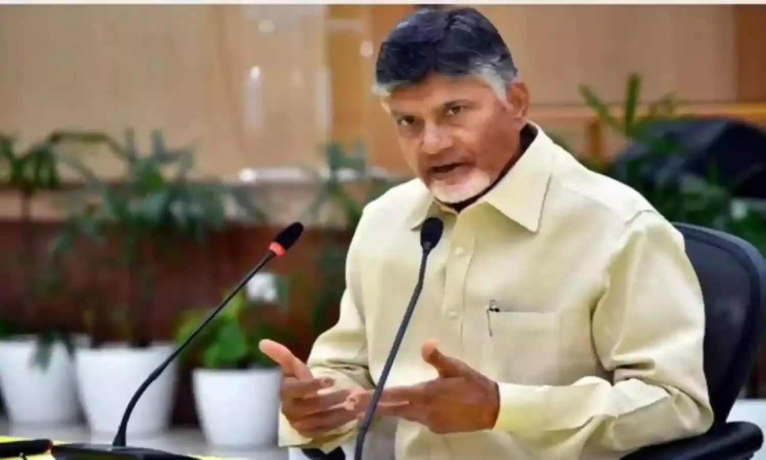 CBN: కాళ్లకు దండం పెట్టే సంస్కృతి వద్దు CBN: కాళ్లకు దండం పెట్టే సంస్కృతి వద్దు