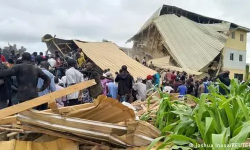 Nigeria: స్కూలు బిల్డింగ్‌ కూలి 22 మంది విద్యార్థులు మృతి