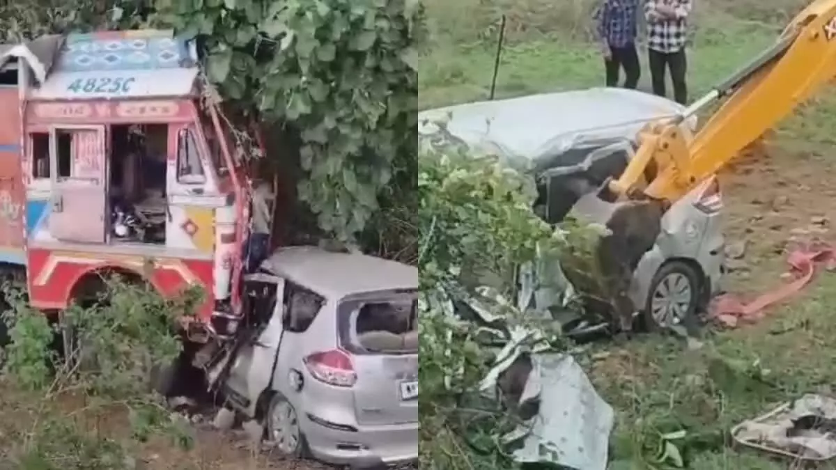 Road Accident : చిత్రకూట్లో కారు, ట్రక్కు ఢీ Road Accident : చిత్రకూట్లో కారు, ట్రక్కు ఢీ