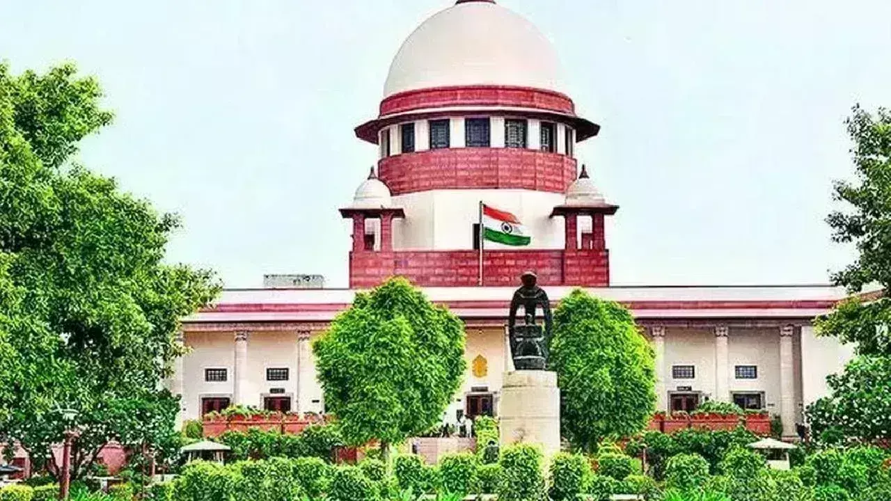 Supreme Court: ఇసుక అక్రమ తవ్వకాలు.. గత నివేదికలపై అనుమానాలున్నాయ్: Supreme Court: ఇసుక అక్రమ తవ్వకాలు.. గత నివేదికలపై అనుమానాలున్నాయ్:
