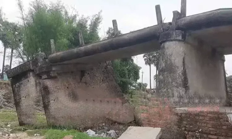 బీహార్లో మరో బ్రిడ్జి కూలింది.. నాలుగు వారాల్లో 14వ ఘటన బీహార్లో మరో బ్రిడ్జి కూలింది.. నాలుగు వారాల్లో 14వ ఘటన