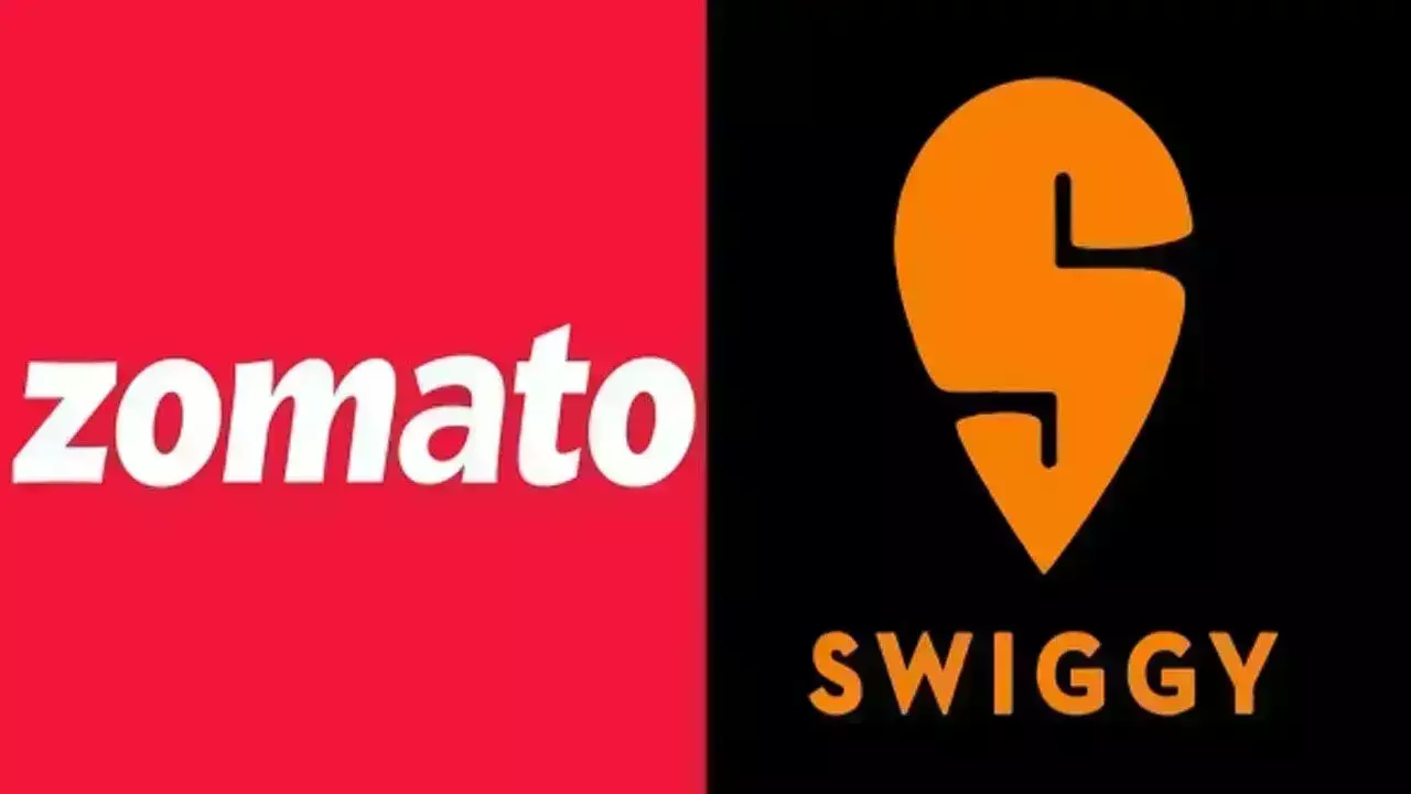 Zomato - Swiggy: జొమాటో, స్విగ్గీ ప్లాట్ఫామ్ ఫీజు పెంపు Zomato - Swiggy: జొమాటో, స్విగ్గీ ప్లాట్ఫామ్ ఫీజు పెంపు