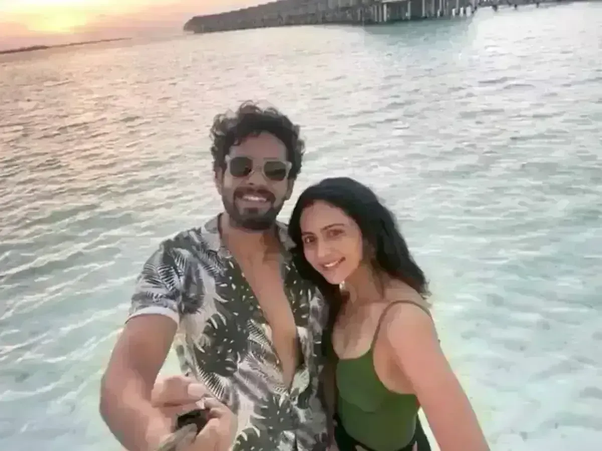 Hyderabad: కొకైన్ తాగిన కేసులో రకుల్ ప్రీత్ సోదరుడు అమన్ అరెస్ట్ Hyderabad: కొకైన్ తాగిన కేసులో రకుల్ ప్రీత్ సోదరుడు అమన్ అరెస్ట్