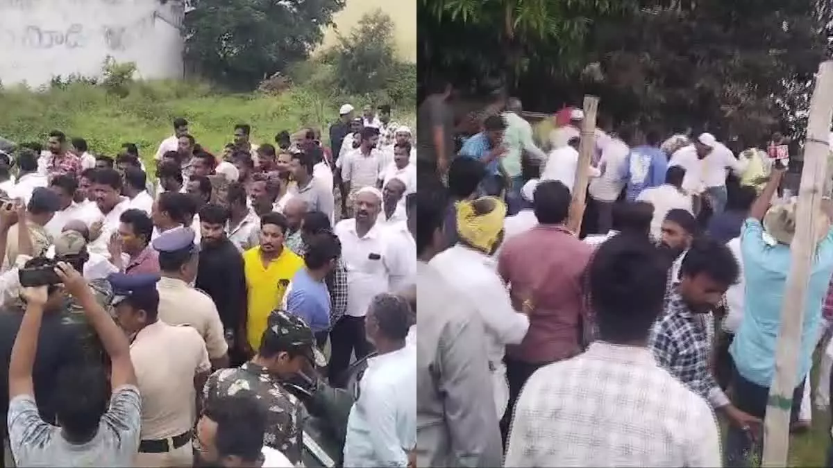 Punganur: వైకాపా ఎంపీ మిథున్రెడ్డి పర్యటన నేపధ్యంలో పుంగనూరులో ఉద్రిక్తత Punganur: వైకాపా ఎంపీ మిథున్రెడ్డి పర్యటన నేపధ్యంలో పుంగనూరులో ఉద్రిక్తత
