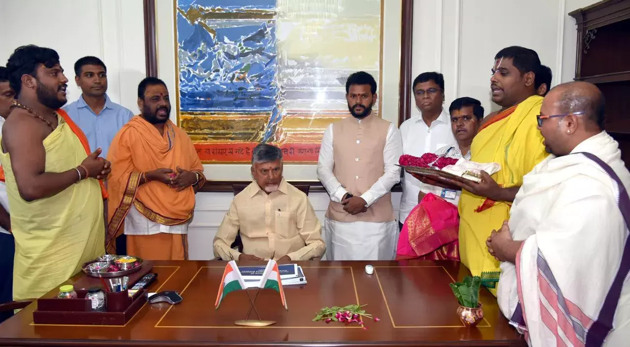 Chandra babu: ఢిల్లీలో సీఎం నివాసంలోకి అడుగుపెట్టిన చంద్రబాబు Chandra babu: ఢిల్లీలో సీఎం నివాసంలోకి అడుగుపెట్టిన చంద్రబాబు