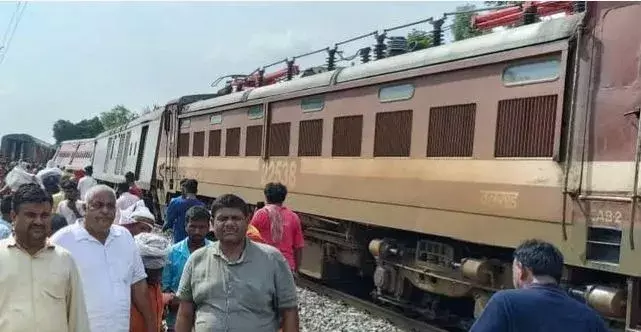 TRAIN: పట్టాలు తప్పిన రైలు... నలుగురి మృతి TRAIN: పట్టాలు తప్పిన రైలు... నలుగురి మృతి