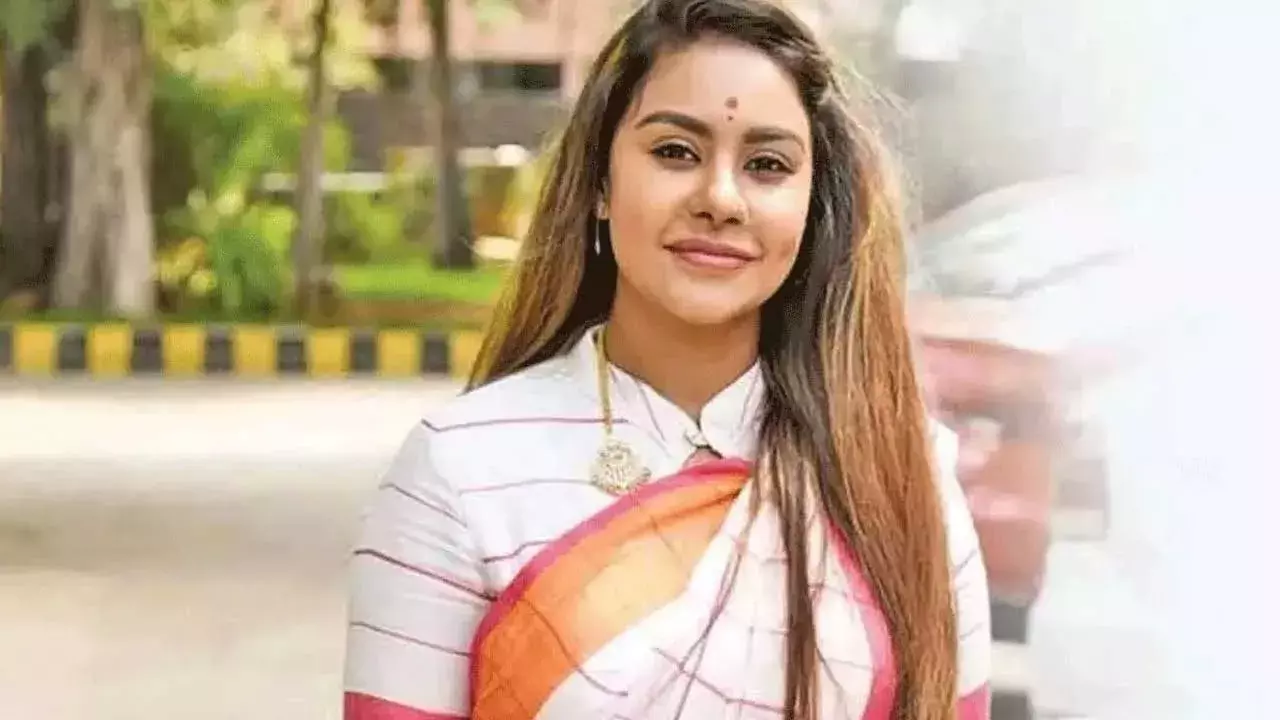 Sri Reddy : సినీ నటి శ్రీరెడ్డిపై కేసు నమోదు Sri Reddy : సినీ నటి శ్రీరెడ్డిపై కేసు నమోదు