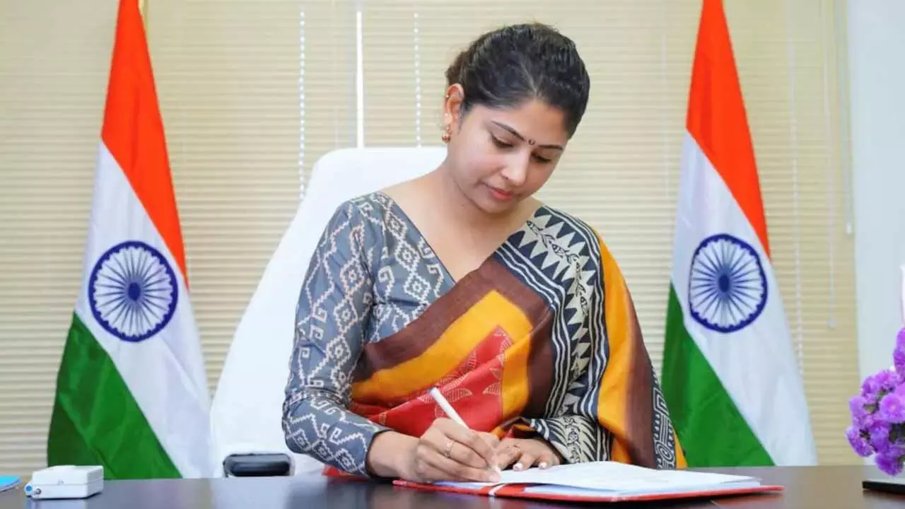 Smita Sabharwal : దివ్యాంగులకు స్మితాసబర్వాల్ క్షమాపణ చెప్పాలి Smita Sabharwal : దివ్యాంగులకు స్మితాసబర్వాల్ క్షమాపణ చెప్పాలి