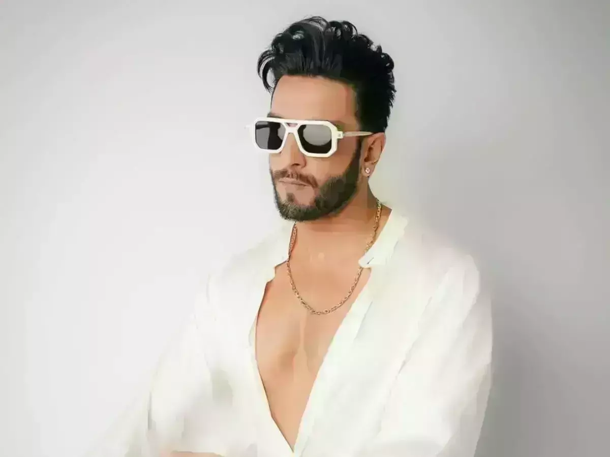 Ranveer Singh : ప్రశాంత్ వర్మ్ మూవీ నుంచి ఎగ్జిట్ తర్వాత.. స్పైలో జాయిన బాలీవుడ్ హీరో Ranveer Singh : ప్రశాంత్ వర్మ్ మూవీ నుంచి ఎగ్జిట్ తర్వాత.. స్పైలో జాయిన బాలీవుడ్ హీరో