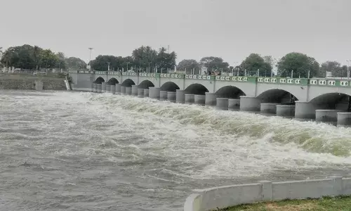 తమిళనాడుకు ప్రతిరోజూ 1 టీఎంసీ నీరు విడుదల.. కావేరి ప్యానెల్ ను ఆదేశించిన కర్ణాటక తమిళనాడుకు ప్రతిరోజూ 1 టీఎంసీ నీరు విడుదల.. కావేరి ప్యానెల్ ను ఆదేశించిన కర్ణాటక