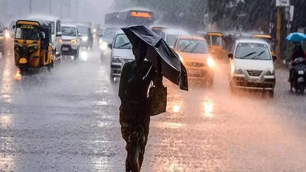 Heavy Rains : మరో మూడు రోజులు తెలుగు రాష్ట్రాల్లో భారీ వర్షాలు