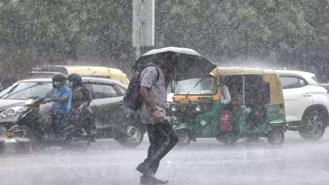 Rainfall : ముంబైని ముంచెత్తిన వర్షం Rainfall : ముంబైని ముంచెత్తిన వర్షం
