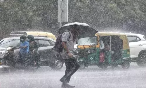 Rainfall : ముంబైని ముంచెత్తిన వర్షం Rainfall : ముంబైని ముంచెత్తిన వర్షం
