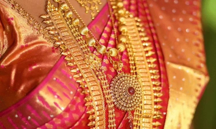 బడ్జెట్ తరువాత బంగారం ధరలు.. తెలంగాణలో ఈరోజు పది గ్రాముల ధర బడ్జెట్ తరువాత బంగారం ధరలు.. తెలంగాణలో ఈరోజు పది గ్రాముల ధర