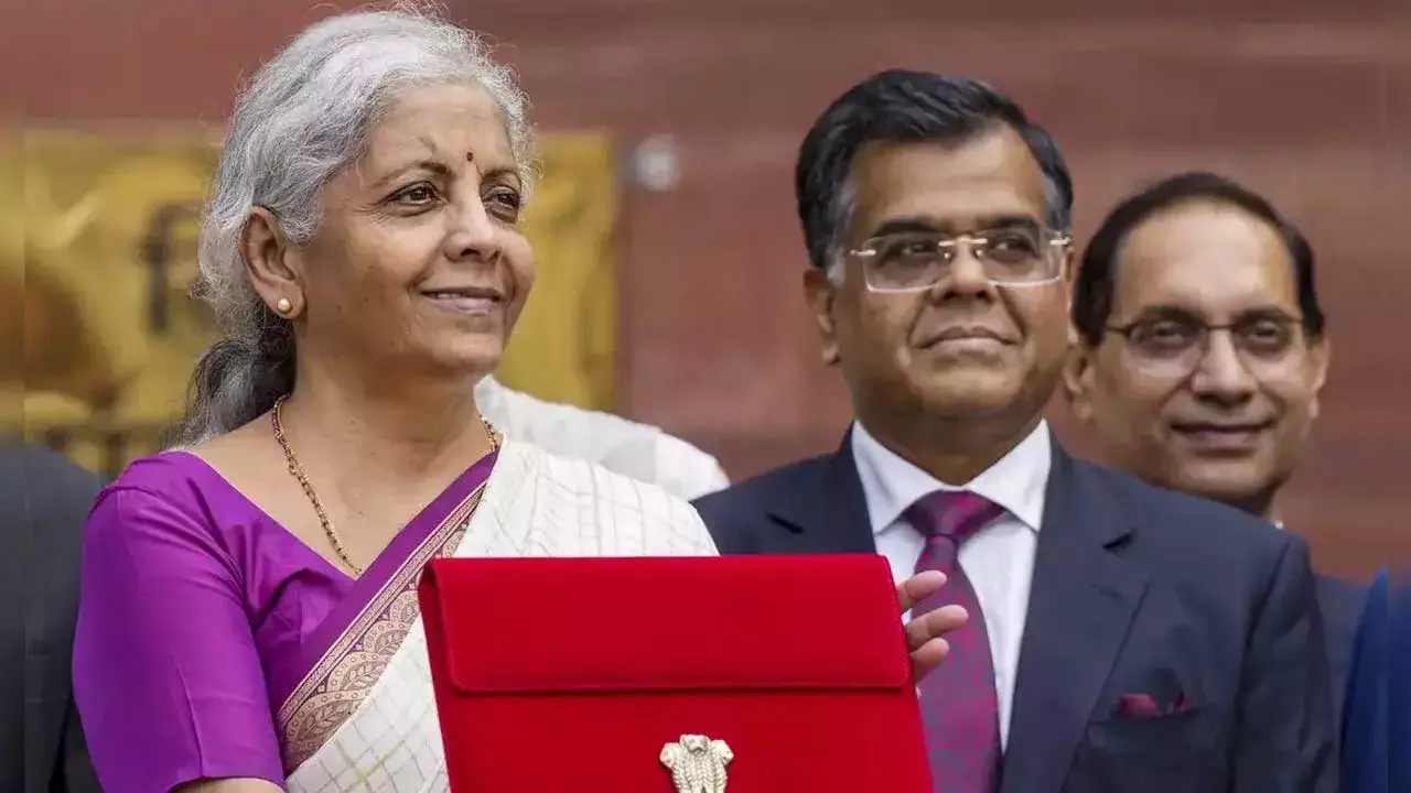 Tax Slabs : వేతన జీవులకు శ్లాబుల్లో జరిగిన మార్పులు ఇవే!