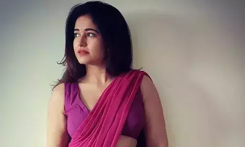 Poonam Bajwa : పింక్ డ్రెస్ లో పూనమ్ బజ్వా.. ఫోటోలు వైరల్