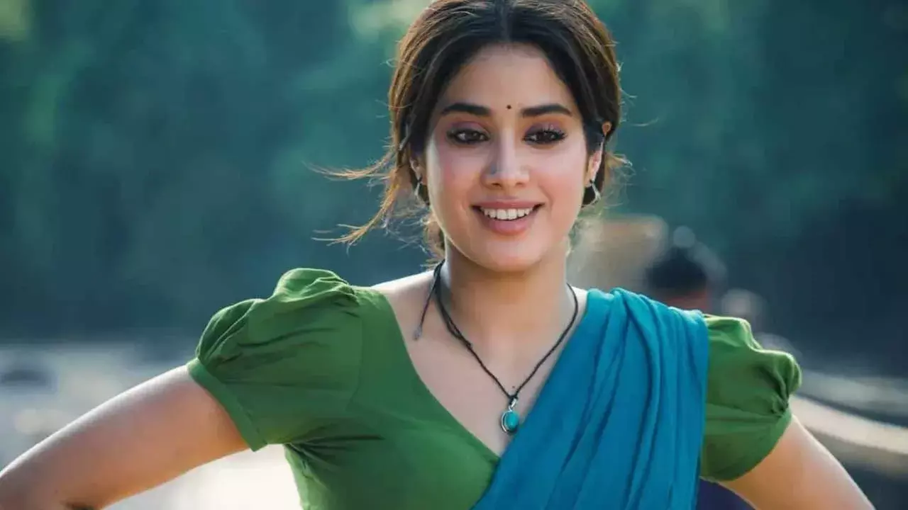 Janhvi Kapoor : నాకు పక్షవాతం వచ్చిందేమో అనుకున్నా: జాన్వీ Janhvi Kapoor : నాకు పక్షవాతం వచ్చిందేమో అనుకున్నా: జాన్వీ