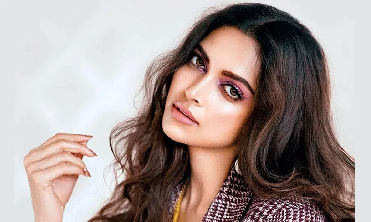 బాలీవుడ్ క్రేజీ హీరోయిన్.. అత్యధిక పారితోషికం ఆమెకే.. బాలీవుడ్ క్రేజీ హీరోయిన్.. అత్యధిక పారితోషికం ఆమెకే..