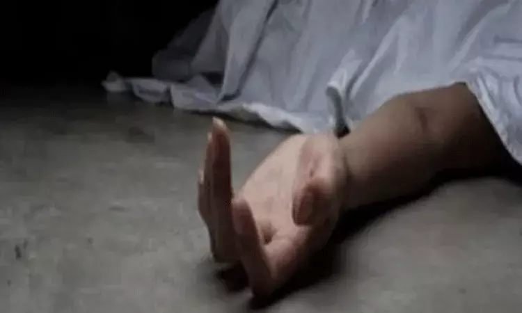 నిర్మాణంలో ఉన్న ఆసుపత్రి బేస్మెంట్ కూలి మహిళ మృతి..  ఎనిమిది మందికి గాయాలు నిర్మాణంలో ఉన్న ఆసుపత్రి బేస్మెంట్ కూలి మహిళ మృతి..  ఎనిమిది మందికి గాయాలు