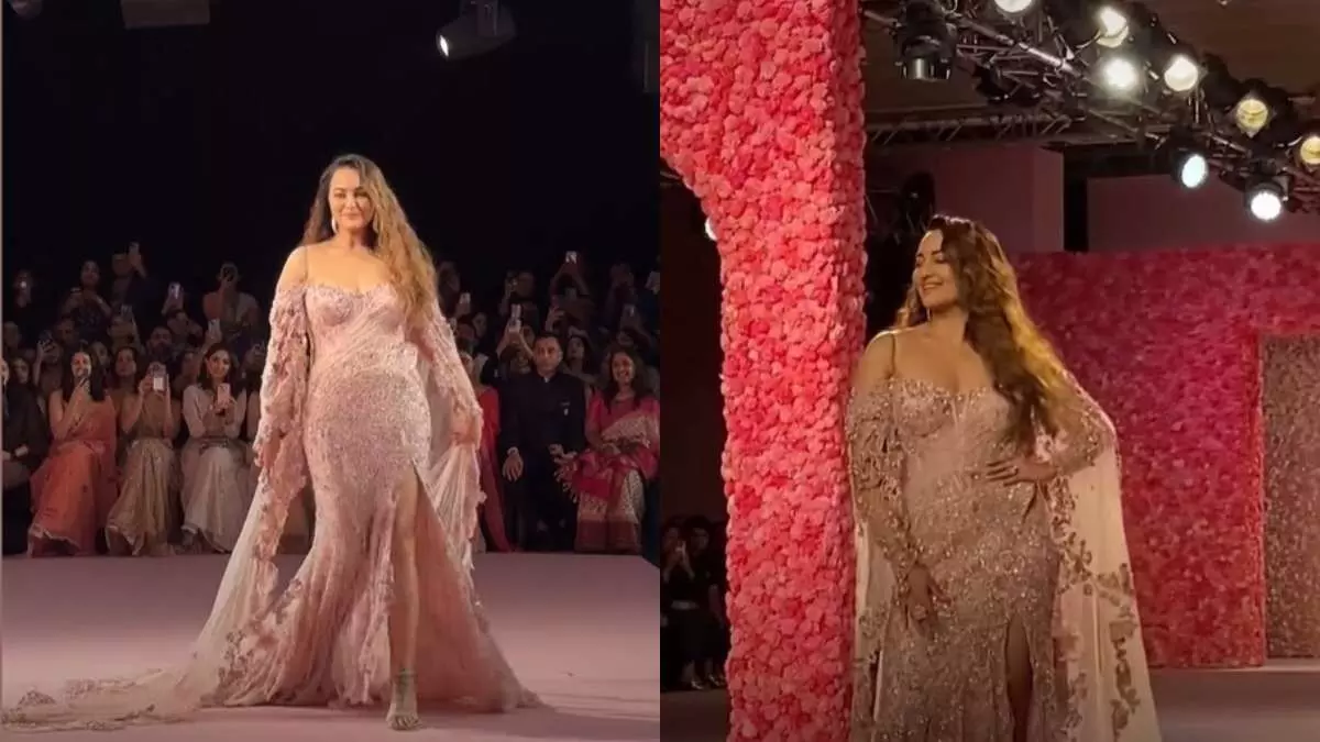 India Couture Week : పెళ్లి తర్వాత ర్యాంప్కి తిరిగి వచ్చిన సోనాక్షి India Couture Week : పెళ్లి తర్వాత ర్యాంప్కి తిరిగి వచ్చిన సోనాక్షి