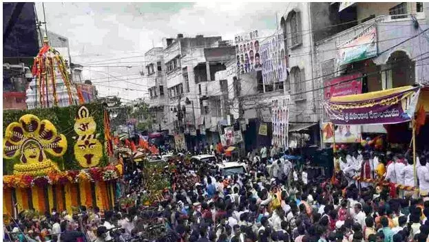 BONALU: హైదరాబాద్లో ఘనంగా సాగుతున్న బోనాల సంబరాలు BONALU: హైదరాబాద్లో ఘనంగా సాగుతున్న బోనాల సంబరాలు