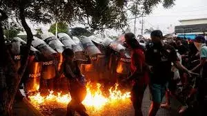 Venezuela: మాడురో ఎన్నిక‌.. వెనిజులాలో ఆందోళ‌న‌..