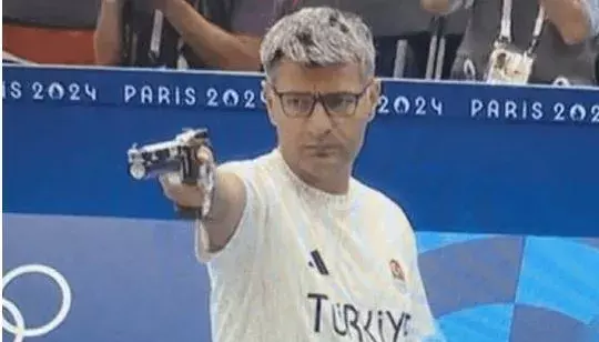 OLYMPICS: ఇంత ఈజీగా మెడల్‌ గెలిచాడేంట్రా