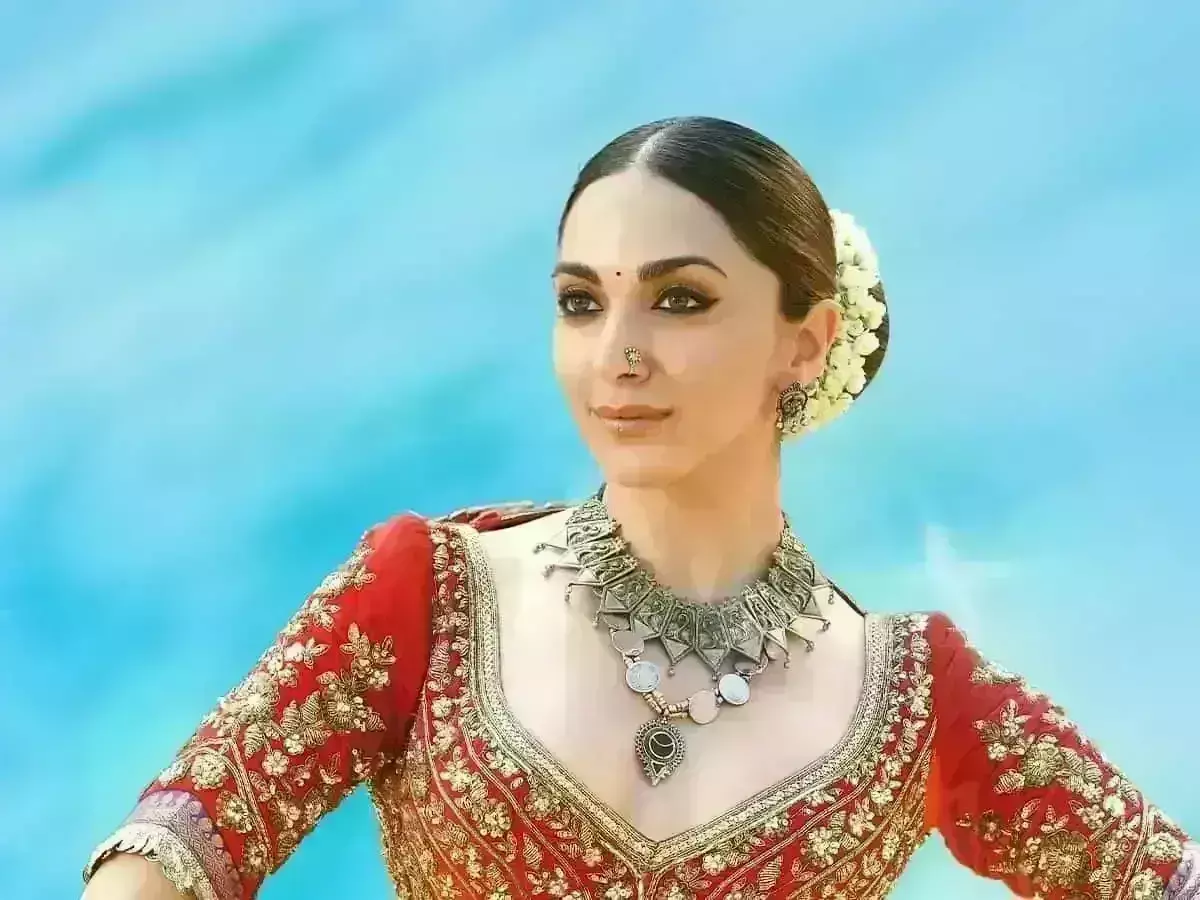 Kiara Advani : గేమ్ ఛేంజర్ సినిమాకు ఆమె ఎంత ఛార్జ్ చేస్తోందంటే.. Kiara Advani : గేమ్ ఛేంజర్ సినిమాకు ఆమె ఎంత ఛార్జ్ చేస్తోందంటే..