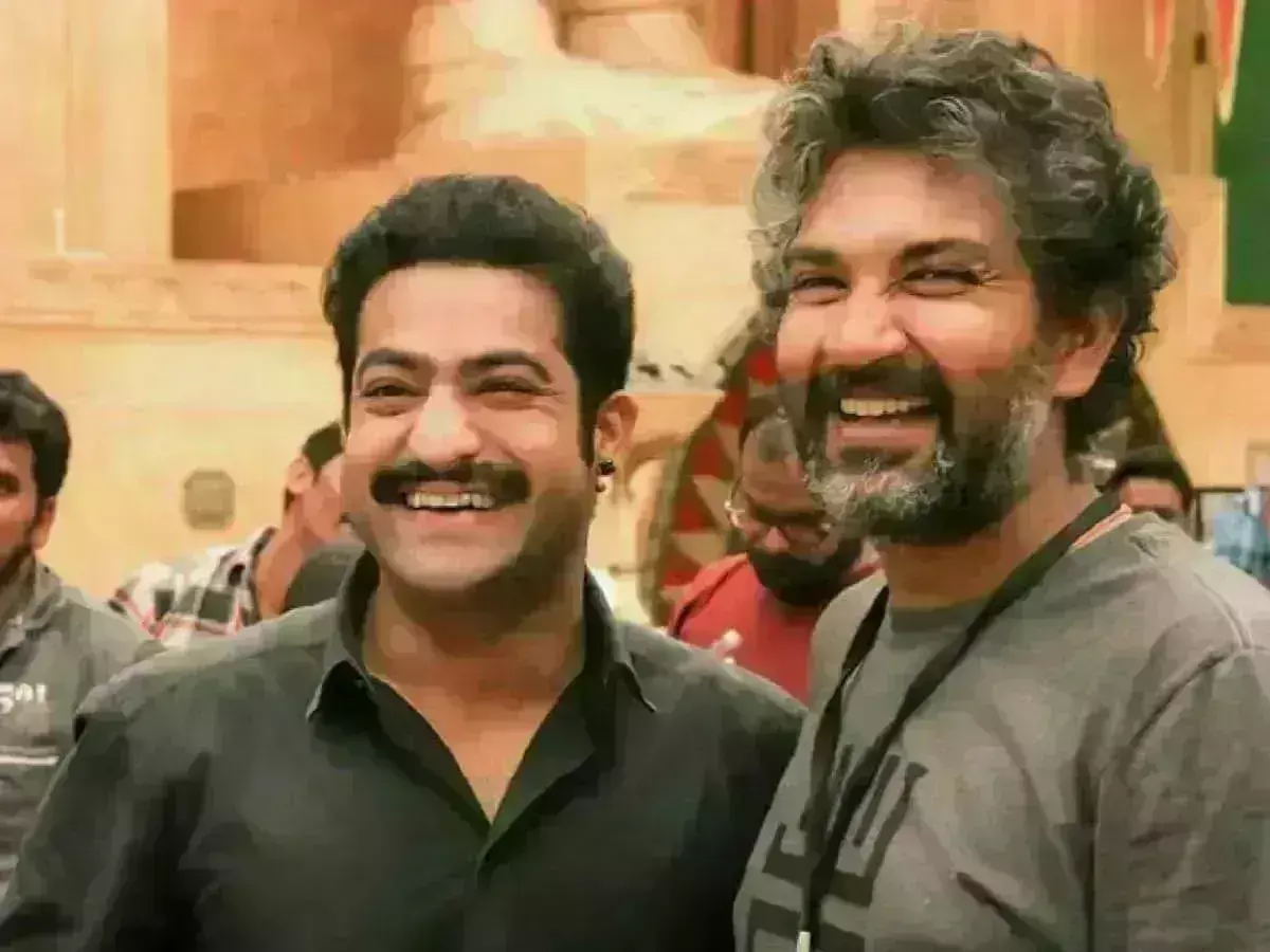 Fabulous Actor : రాజమౌళి అద్భుతమైన నటుడు : ప్రశంసలతో ముంచెత్తిన తారక్ Fabulous Actor : రాజమౌళి అద్భుతమైన నటుడు : ప్రశంసలతో ముంచెత్తిన తారక్