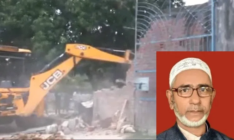 అయోధ్య రేప్ కేసు: నిందితుడు ఎస్పీ నేత మోయిద్ ఖాన్ ఇంటిపై బుల్డోజర్ అయోధ్య రేప్ కేసు: నిందితుడు ఎస్పీ నేత మోయిద్ ఖాన్ ఇంటిపై బుల్డోజర్