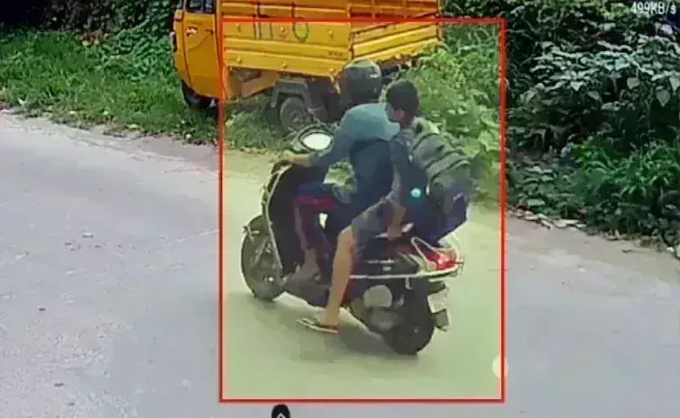 Hyderabad: మీర్పేటలో అదృశ్యమైన బాలుడి ఆచూకీ లభ్యం Hyderabad: మీర్పేటలో అదృశ్యమైన బాలుడి ఆచూకీ లభ్యం