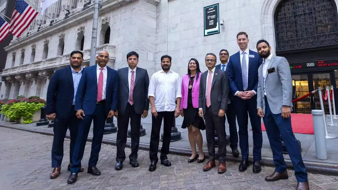 CM Revanth : న్యూయార్క్ స్టాక్ ఎక్స్‌ఛేంజ్‌లో సీఎం రేవంత్ సందడి