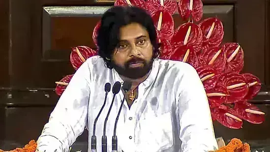 Pawan Kalyan: తెలంగాణ డ్రైవర్లూ... ఏపీ వారిపై కాస్త మానవత్వం చూపండి Pawan Kalyan: తెలంగాణ డ్రైవర్లూ... ఏపీ వారిపై కాస్త మానవత్వం చూపండి