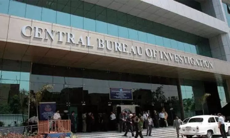 Delhi: లంచం తీసుకున్న ఈడీ అసిస్టెంట్ డైరెక్టర్.. సీబీఐ అరెస్ట్ Delhi: లంచం తీసుకున్న ఈడీ అసిస్టెంట్ డైరెక్టర్.. సీబీఐ అరెస్ట్