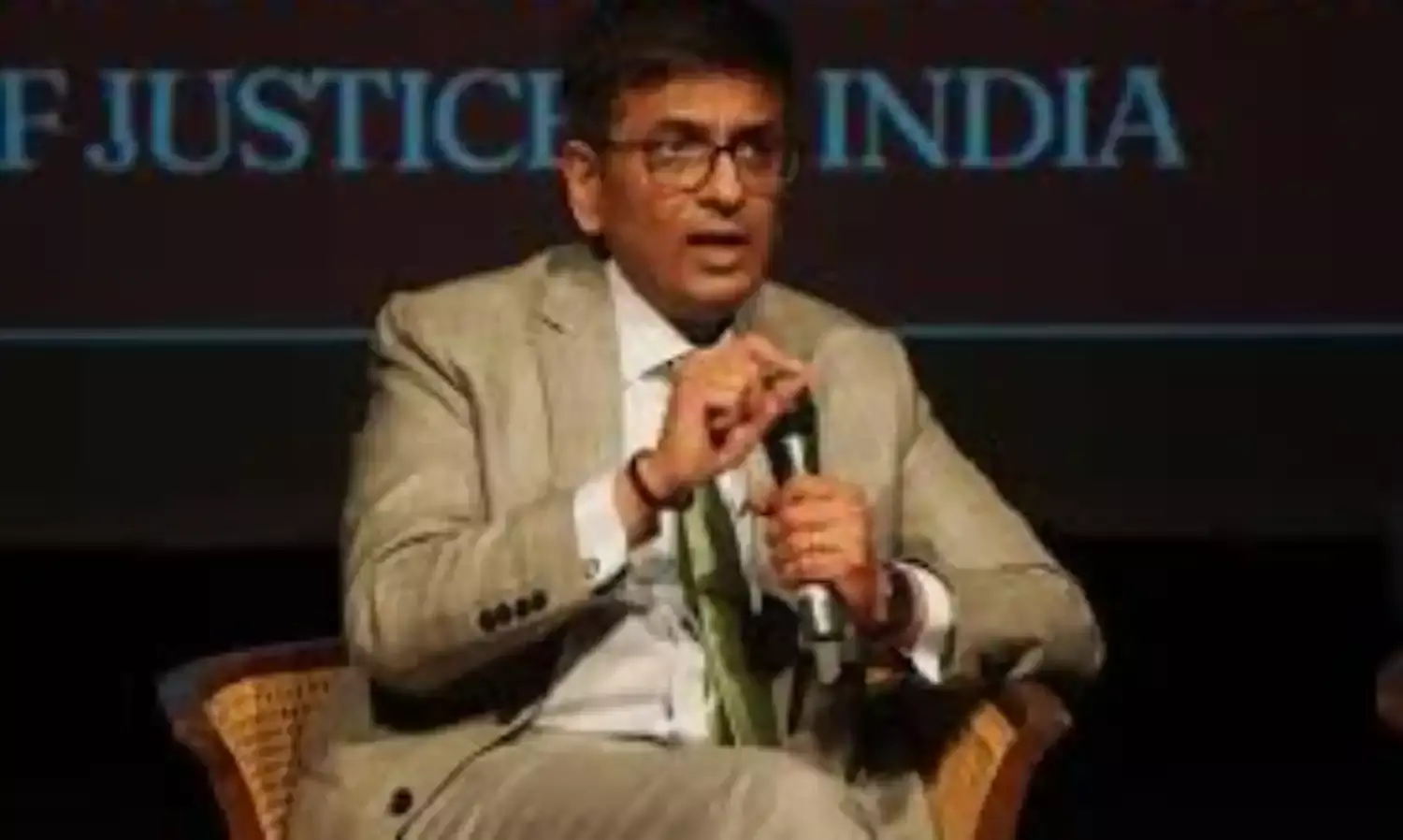 Cji Chandrachud : అసమానతలపై పోరాడే ఆయుధం రాజ్యాంగమే Cji Chandrachud : అసమానతలపై పోరాడే ఆయుధం రాజ్యాంగమే