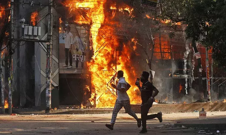 బంగ్లాదేశ్ నిరసనలు.. భారతీయ వీసా కేంద్రాలు మూసివేత