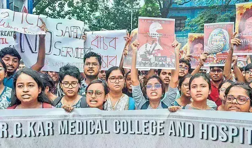 Kolkata doctor murder: బెంగాల్‌‌లో సంచలనంగా పీజీ డాక్టర్ హత్యాచార ఘటన..