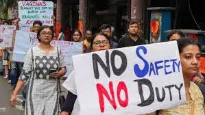 Doctors Protest: దేశవ్యాప్తంగా వెల్లువెత్తిన ఆందోళనలు, ర్యాలీలు Doctors Protest: దేశవ్యాప్తంగా వెల్లువెత్తిన ఆందోళనలు, ర్యాలీలు