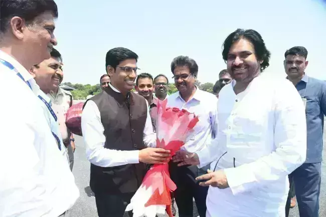 Pawan Kalyan: శ్రీహరికోటకు చేరుకున్న డిప్యూటీ సీఎం పవన్ కల్యాణ్ Pawan Kalyan: శ్రీహరికోటకు చేరుకున్న డిప్యూటీ సీఎం పవన్ కల్యాణ్