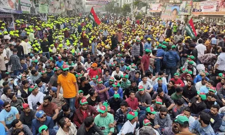 బంగ్లాదేశ్‌లో అశాంతి: తీవ్రమైన ఆర్థిక సంక్షోభాన్ని ఎదుర్కొంటున్న దేశం