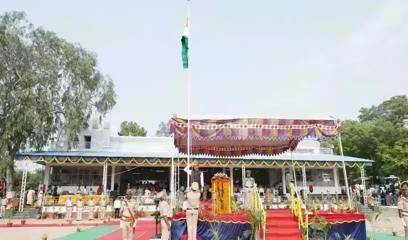 telangana : తెలంగాణలో  వాడవాడలా  జాతీయ జెండా రెపరెపలు telangana : తెలంగాణలో  వాడవాడలా  జాతీయ జెండా రెపరెపలు