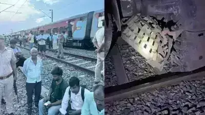 Sabarmati Express: పట్టాలు తప్పిన సబర్మతి ఎక్స్ప్రెస్ Sabarmati Express: పట్టాలు తప్పిన సబర్మతి ఎక్స్ప్రెస్