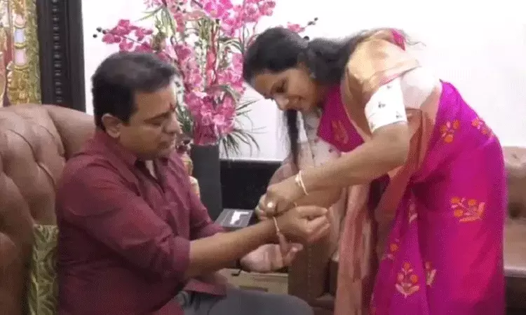 రాఖీ రోజు సోదరిని తల్చుకుని కేటీఆర్ భావోద్వేగ పోస్ట్.. రాఖీ రోజు సోదరిని తల్చుకుని కేటీఆర్ భావోద్వేగ పోస్ట్..