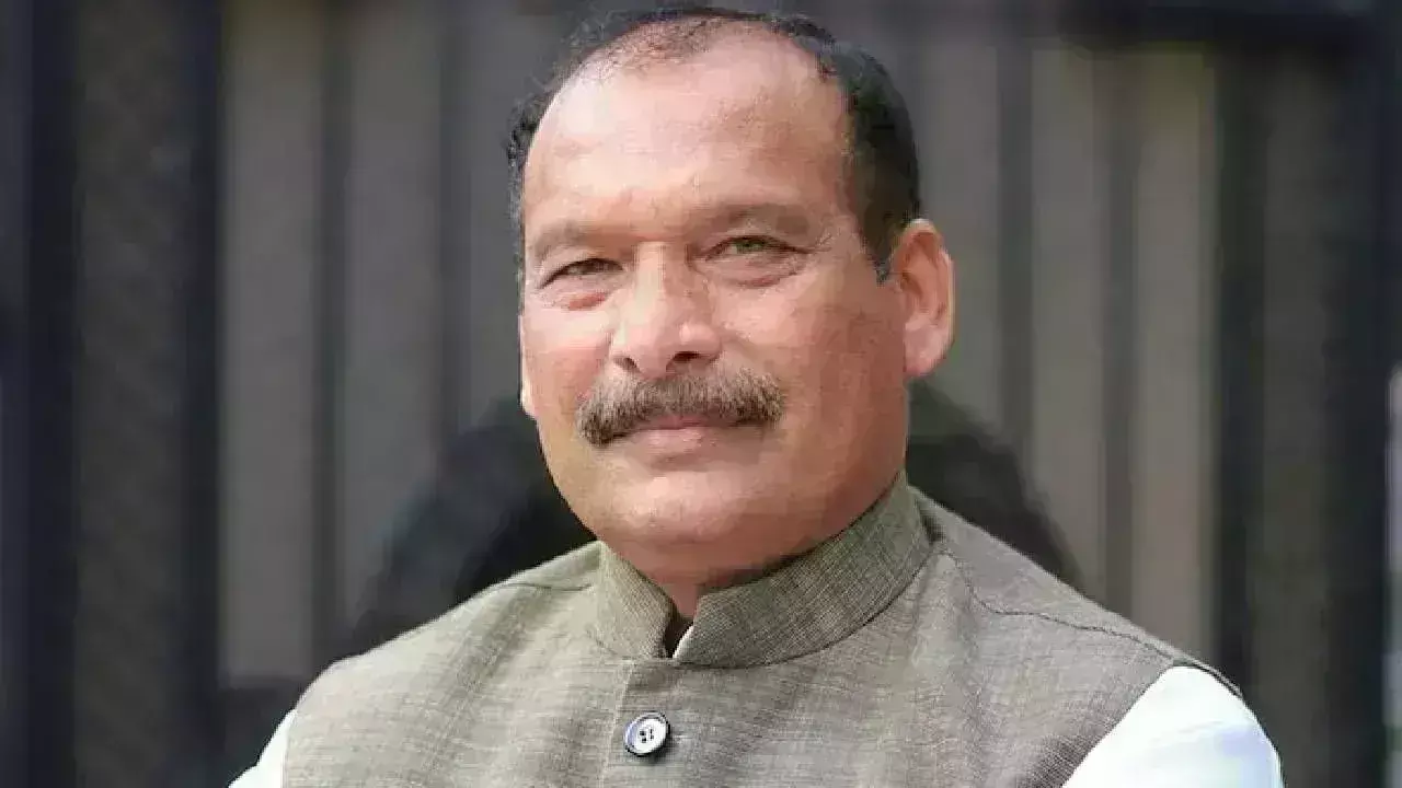 Congress leader:  బంగ్లాదేశ్ ప్రధాని పరిస్థితే గవర్నర్కి వస్తుంది.. Congress leader:  బంగ్లాదేశ్ ప్రధాని పరిస్థితే గవర్నర్కి వస్తుంది..