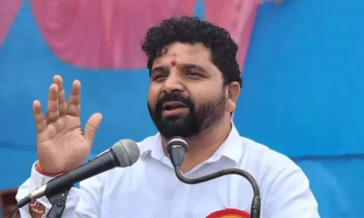 బీజేపీ ఎమ్మెల్యే నీచ బుద్ధి.. పార్టీ కార్యకర్త కుమార్తెకు అసభ్యకర సందేశాలు.. బీజేపీ ఎమ్మెల్యే నీచ బుద్ధి.. పార్టీ కార్యకర్త కుమార్తెకు అసభ్యకర సందేశాలు..