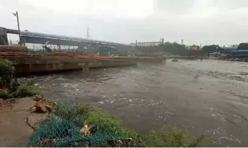 RAINS: లోతట్టు ప్రాంతాలు జలమయం.. ఎల్లో అలెర్ట్ జారీ RAINS: లోతట్టు ప్రాంతాలు జలమయం.. ఎల్లో అలెర్ట్ జారీ