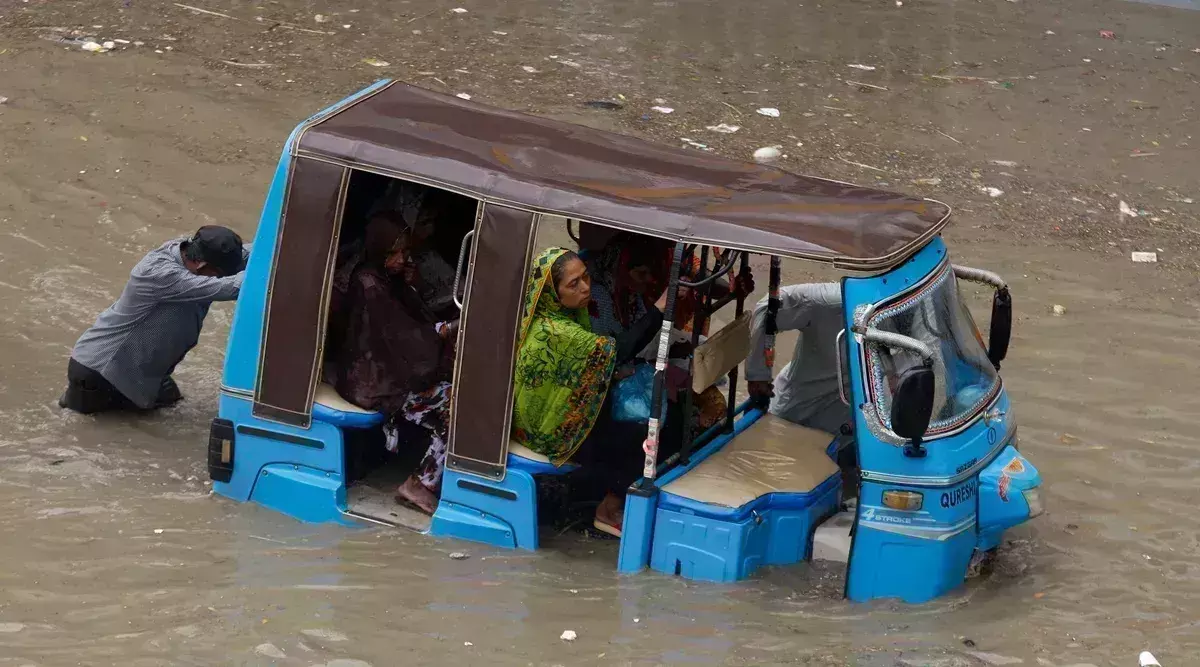 Pakistan:  పాకిస్తాన్‌ని ముంచెత్తున్న వరదలు..