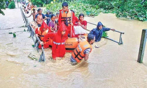 Tripura: కొండచరియలు విరిగిపడి త్రిపురలో 22 మంది మృతి Tripura: కొండచరియలు విరిగిపడి త్రిపురలో 22 మంది మృతి