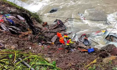 రుద్రప్రయాగ్‌లో విరిగిపడిన కొండచరియలు.. నలుగురు మృతి