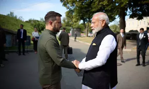 PM Modi : జెలెన్ స్కీతో మోడీ భేటీ.. చర్చించింది ఇదే! PM Modi : జెలెన్ స్కీతో మోడీ భేటీ.. చర్చించింది ఇదే!